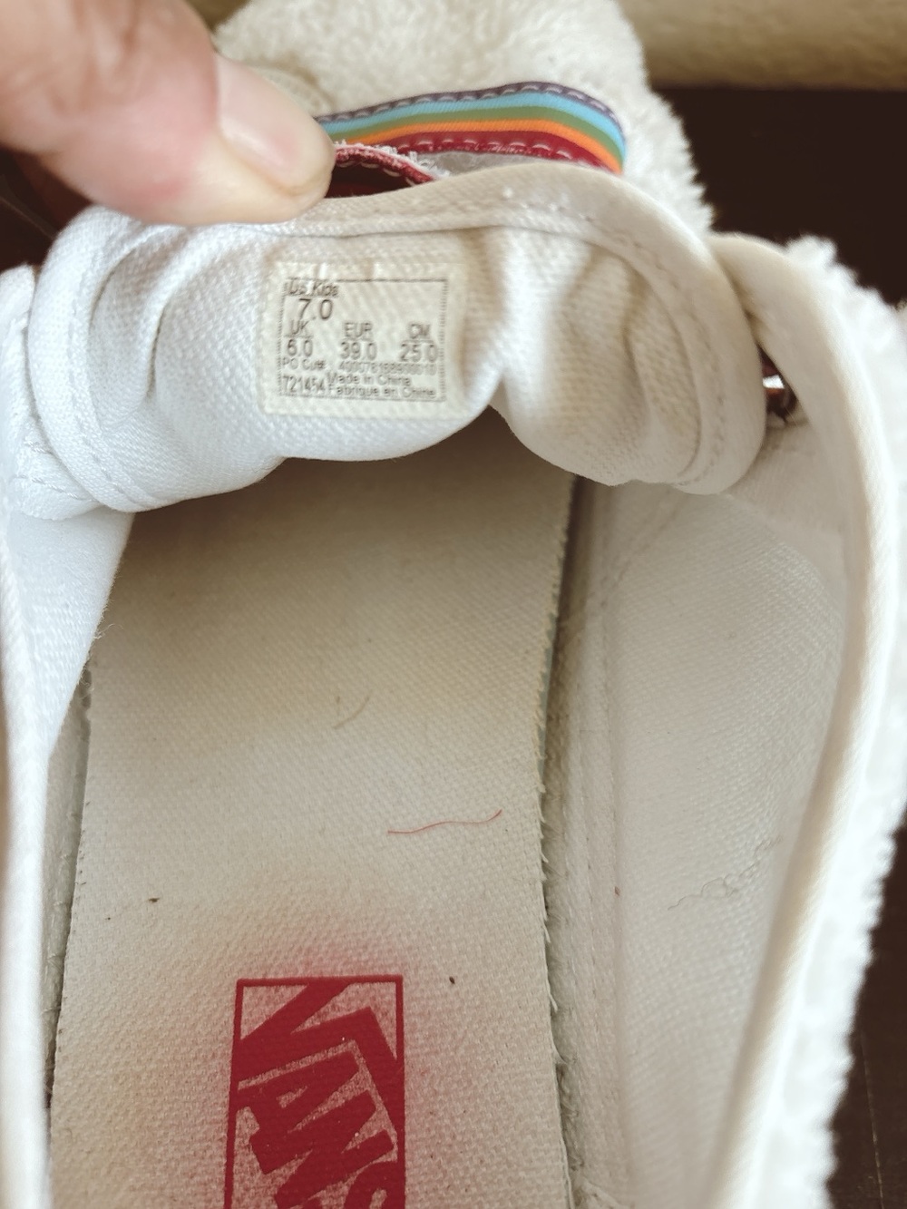 Vans Sherpa Rainbow Strap Sneakers Girls Size 7 White Fuzzy Hook & Loop Shoes - Picture 10 of 10
